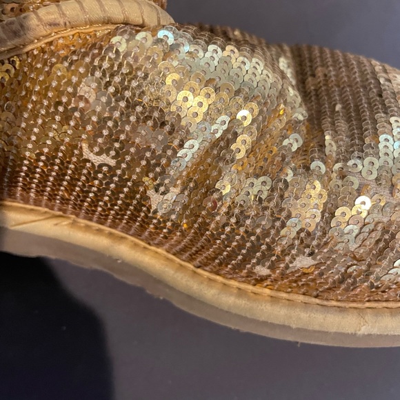 Ugg Women’s Gold Shiny Boots - Picture 11 of 16